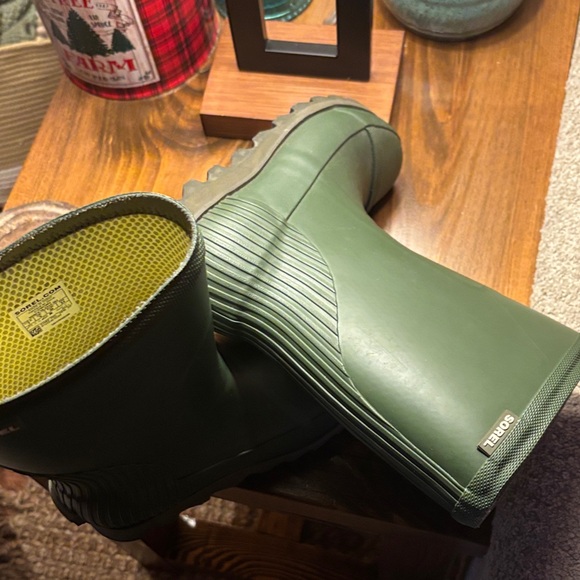 Sorel Olive Waterproof Boots - Picture 10 of 11
